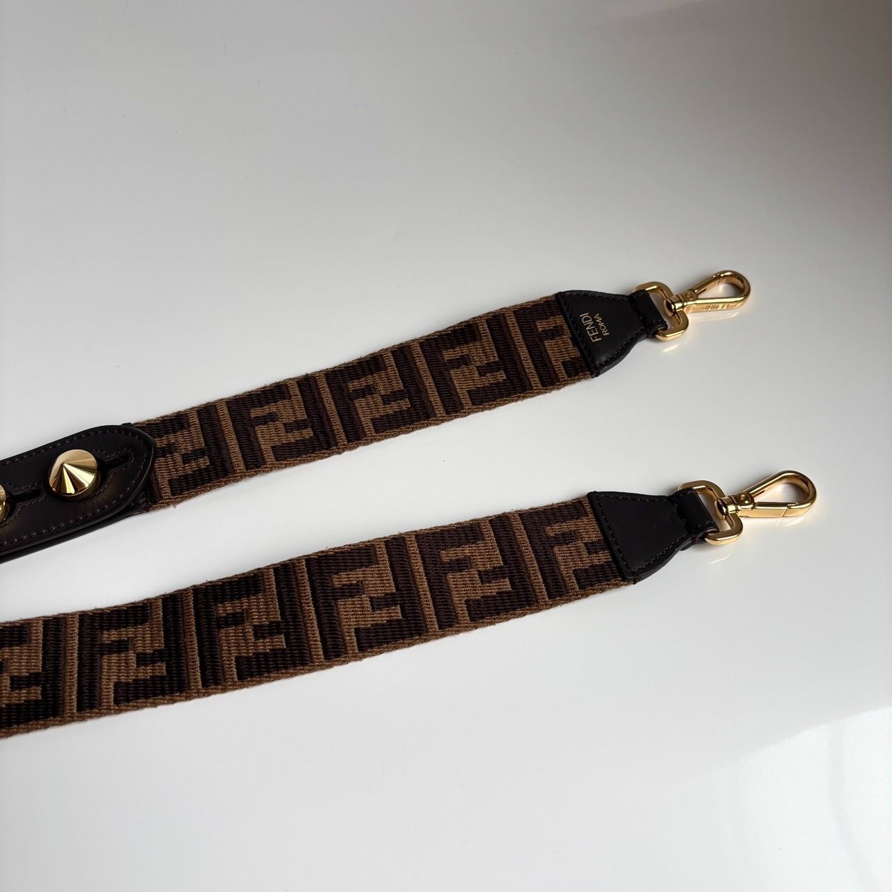 フェンディ ズッカ ショルダーストラップ キャンバス×レザー