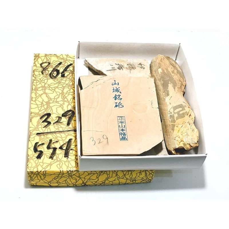 天然砥石 山城銘砥 銘入りこっぱ砥石 大洲藩営唐川村山産伊予砥入 携行 アウトドア用 奥殿 中山 大突 菖蒲谷 等 右京区梅ケ畑産 正本山仕上げ砥 鍛落挽落付き 肥後守10本函入り x866| 554g