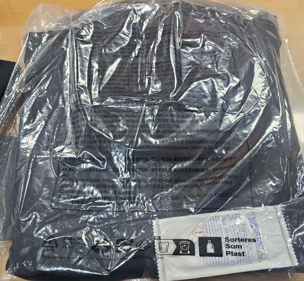 25ss ARC TERYX アークテリクス Atom アトム フーディ ブラック M WWW_USTAUSTRALIA_COM_AU