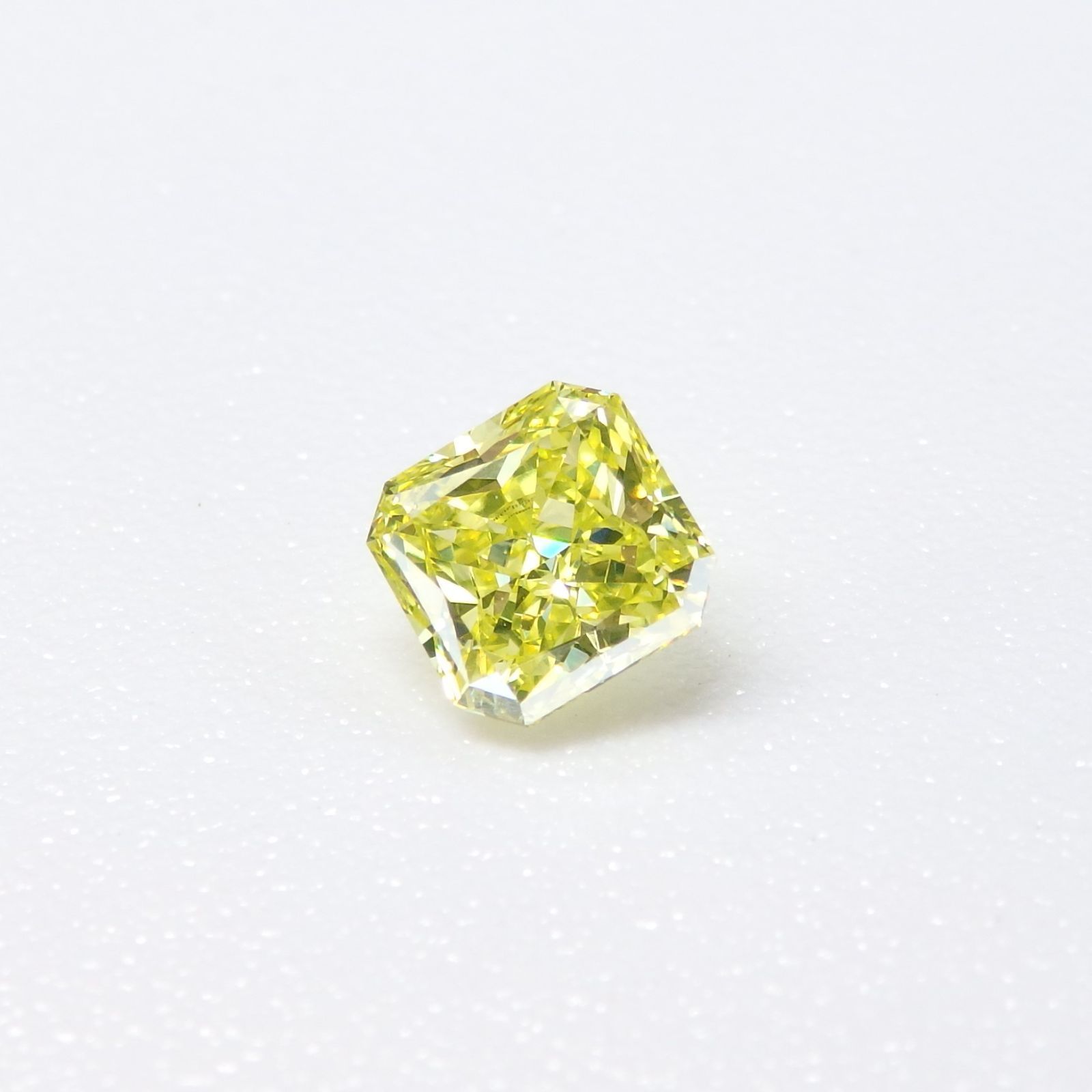 カラーダイヤモンド 0.361ct VVS-1 鑑別書付き スクエア ルース