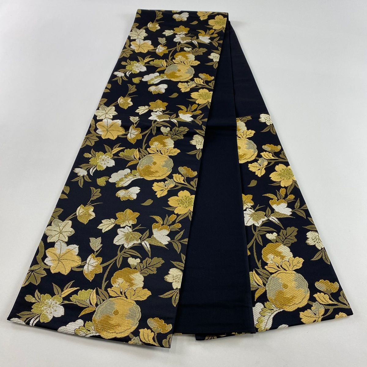 袋帯 美品 秀品 菊 桜 金銀糸 箔 黒 六通 正絹 【中古】 - メルカリ