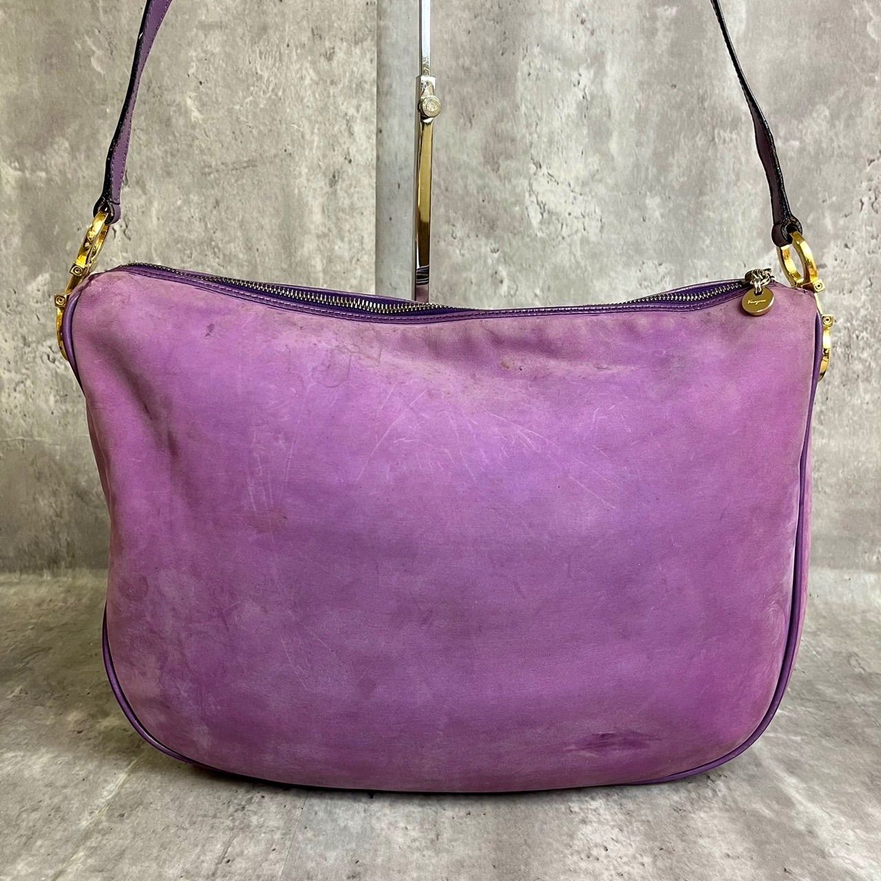 美品 Salvatore Ferragamo サルヴァトーレフェラガモ ダブルガンチーニ トートバッグ ショルダーバッグ 2WAY ナイロン レザー 紫 パープル 斜め掛け 肩掛け ゴールド金具 大容量 鞄 軽量 レディース カバン 高級 ブランド ロゴ Salvatore Ferragamo - 美品 Salvatore Ferragamo サルヴァトーレ