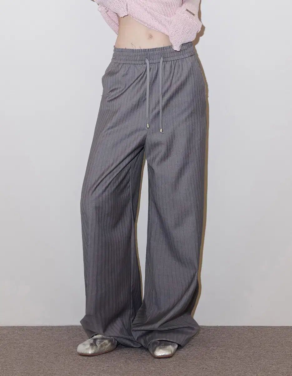 ☀ ポリシュエム PINSTRIPE EFFORTLESS PANTS