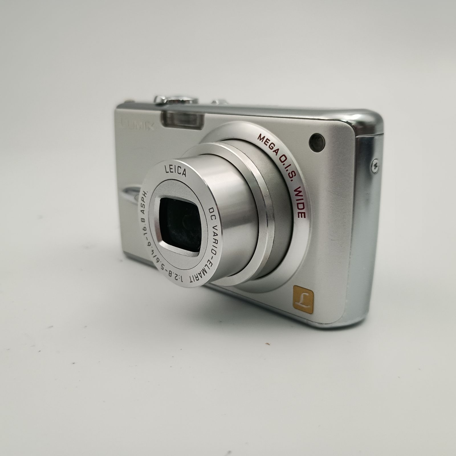 Panasonic DMC-FX01 シルバー　コンパクトデジカメ　動作品 美品⭕️【動作確認済】Panasonic LUMIX DMC-FX01 シルバー カメラ