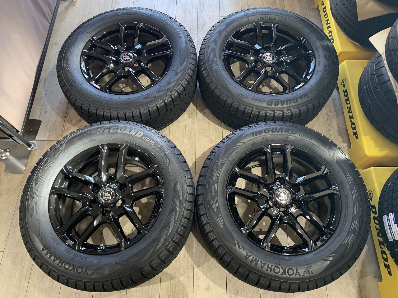 【2412064】スタッドレス BAREROCK 18インチ 8J +25 PCD139.7 6H + YOKOHAMA iCE GUARD G075 265/60R18 2023年 10mm ランドクルーザープラド ランクルプラド 等