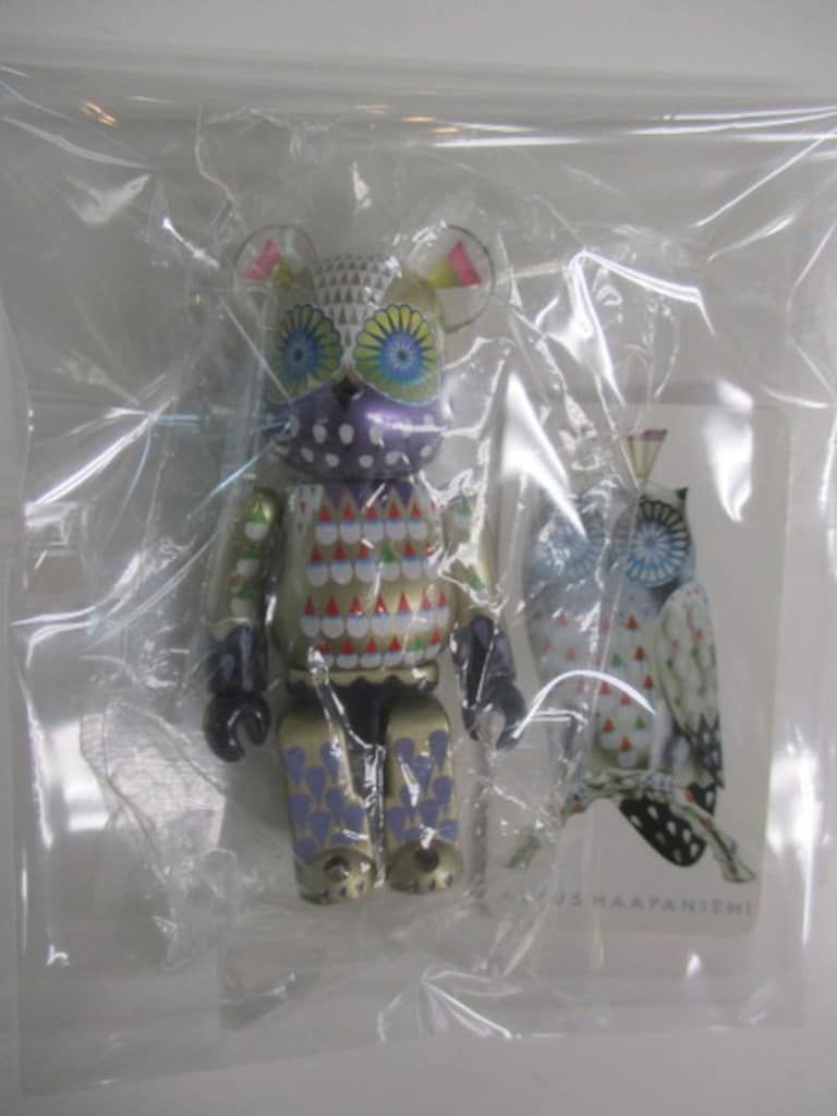 MEDICOMTOY BE RBRICK25 S KLAUS HAAPANIEMI