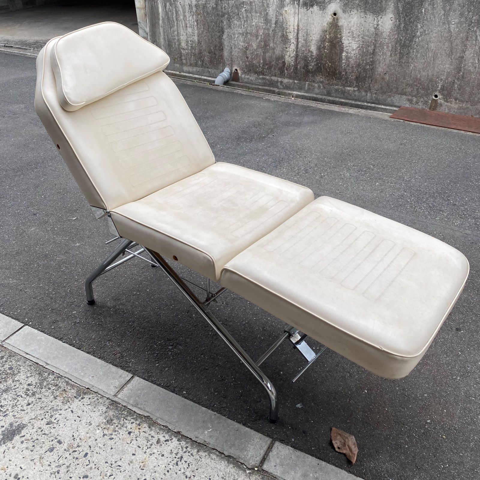 マルゼン 折りたたみベッド 折り畳み式マッサージ台、エステ施術ベッド　整体院 マルゼン 折りたたみベッド 折り畳み式マッサージ台、エステ施術ベッド