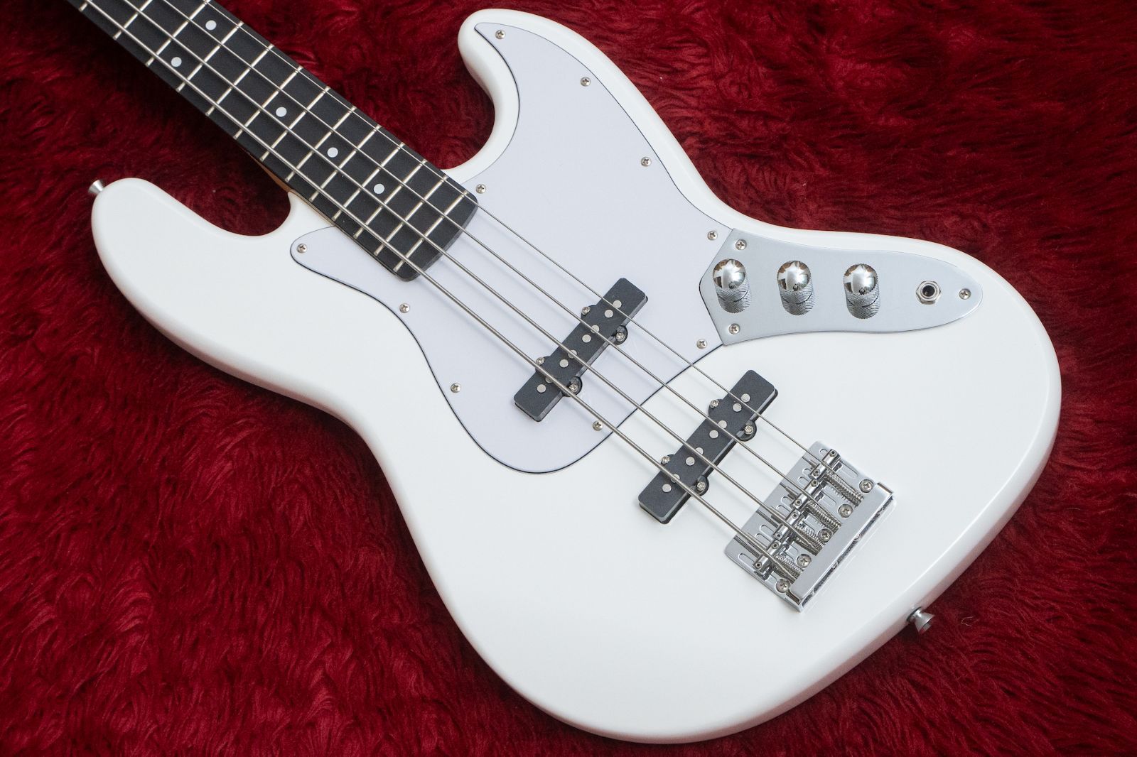 new woofy basses | ONE series Cavalier 4 White