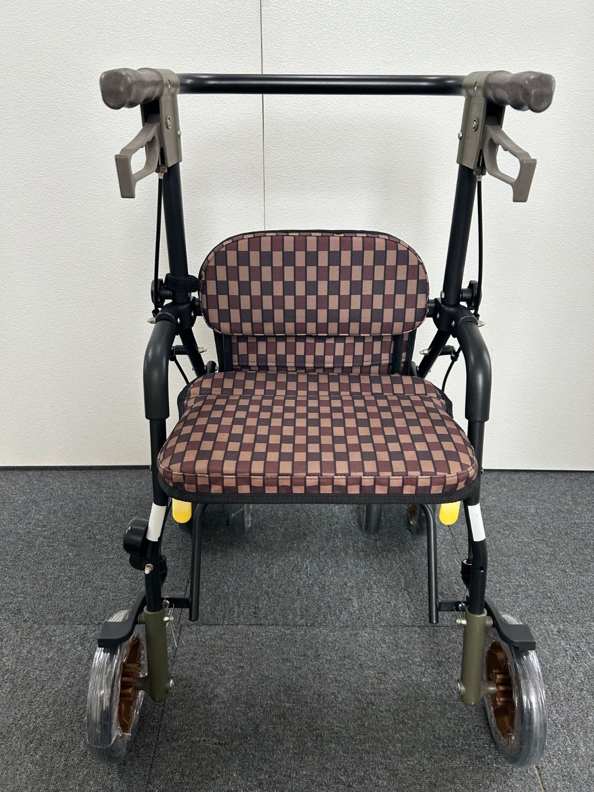 【美品】島製作所　四輪歩行器　シンフォニーEVO　歩行器　手押し車 島製作所 歩行器 手押し車 高齢者 おしゃれ 折りたたみ
