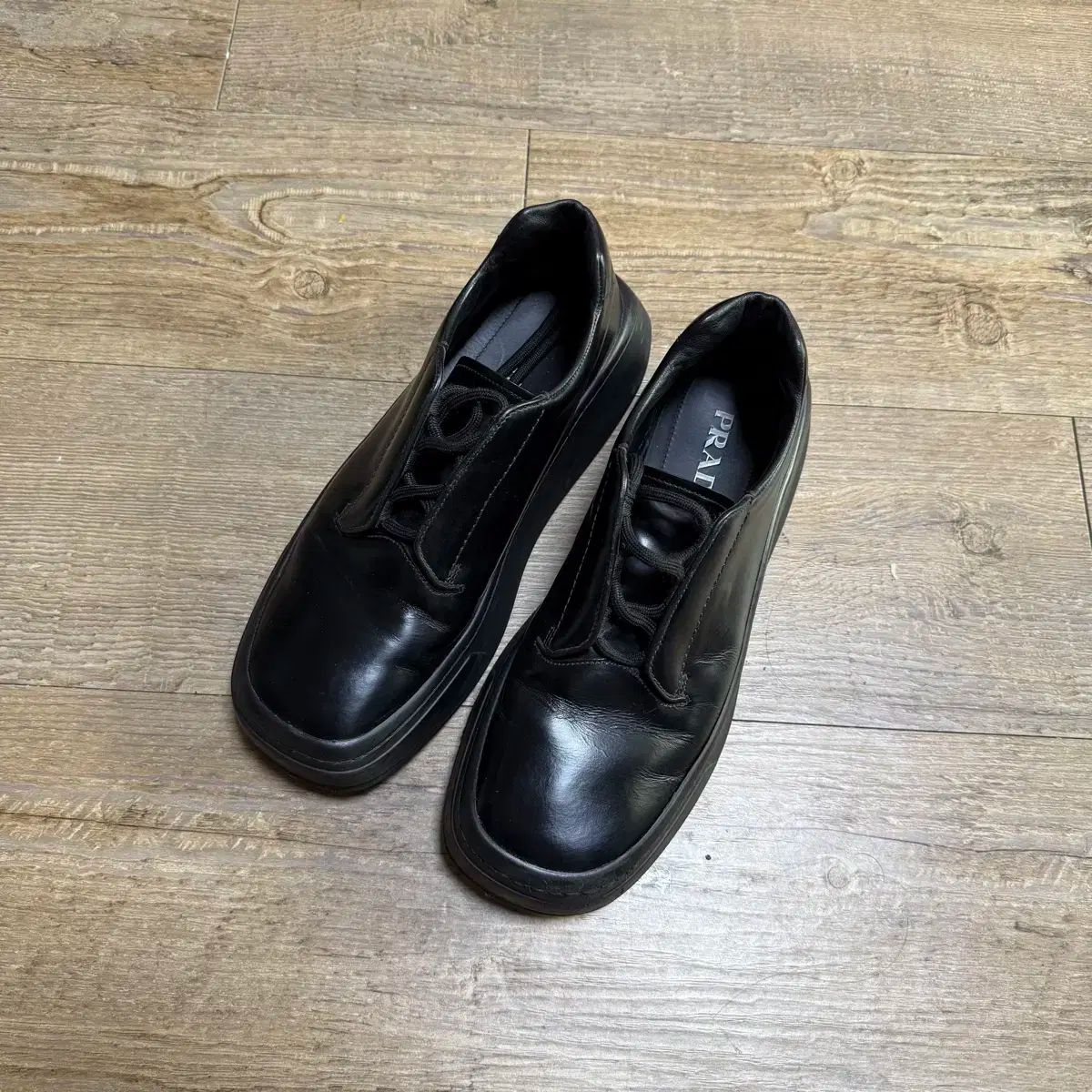 PRADA プラダ