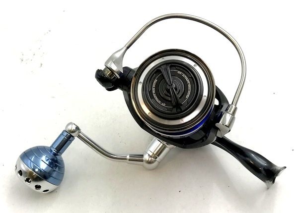 ダイワ 15ソルティガ 4000 DAIWA リール スピニングリールリール 釣り 釣具 00059543 TA0332 ◇