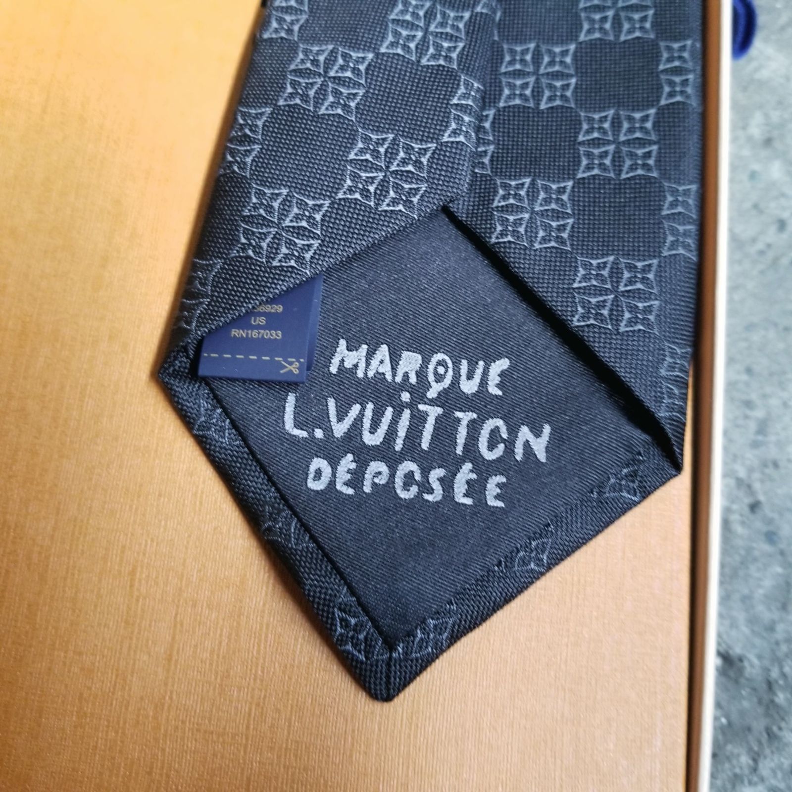 美品 LOUIS VUITTON モノグラム 花柄 フラワー ネクタイ ブルー 楽天市場】LOUIS VUITTON ルイヴィトンメンズ ネクタイ ブラック