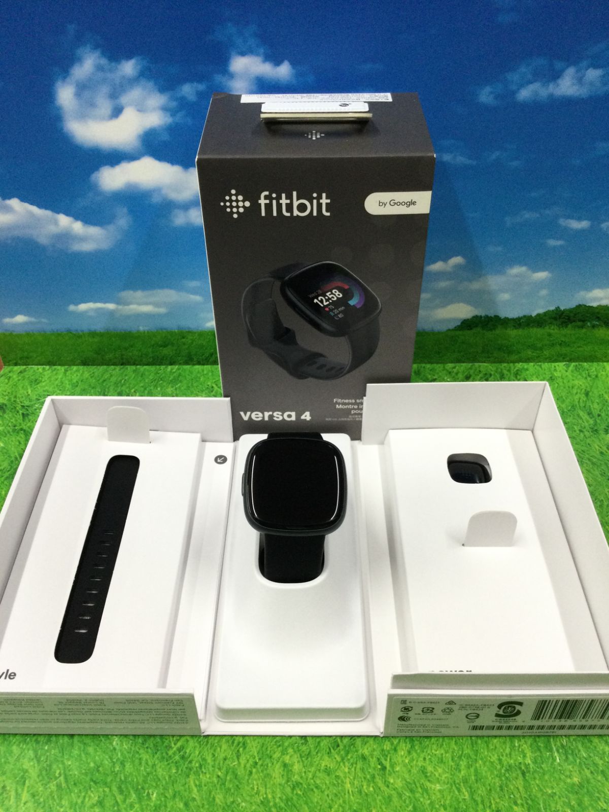 Fitbit versa 4 ブラック/グラファイトアルミニウム 新品未使用 Fitbit versa 4 ブラック/グラファイトアルミニウム 新品未使用