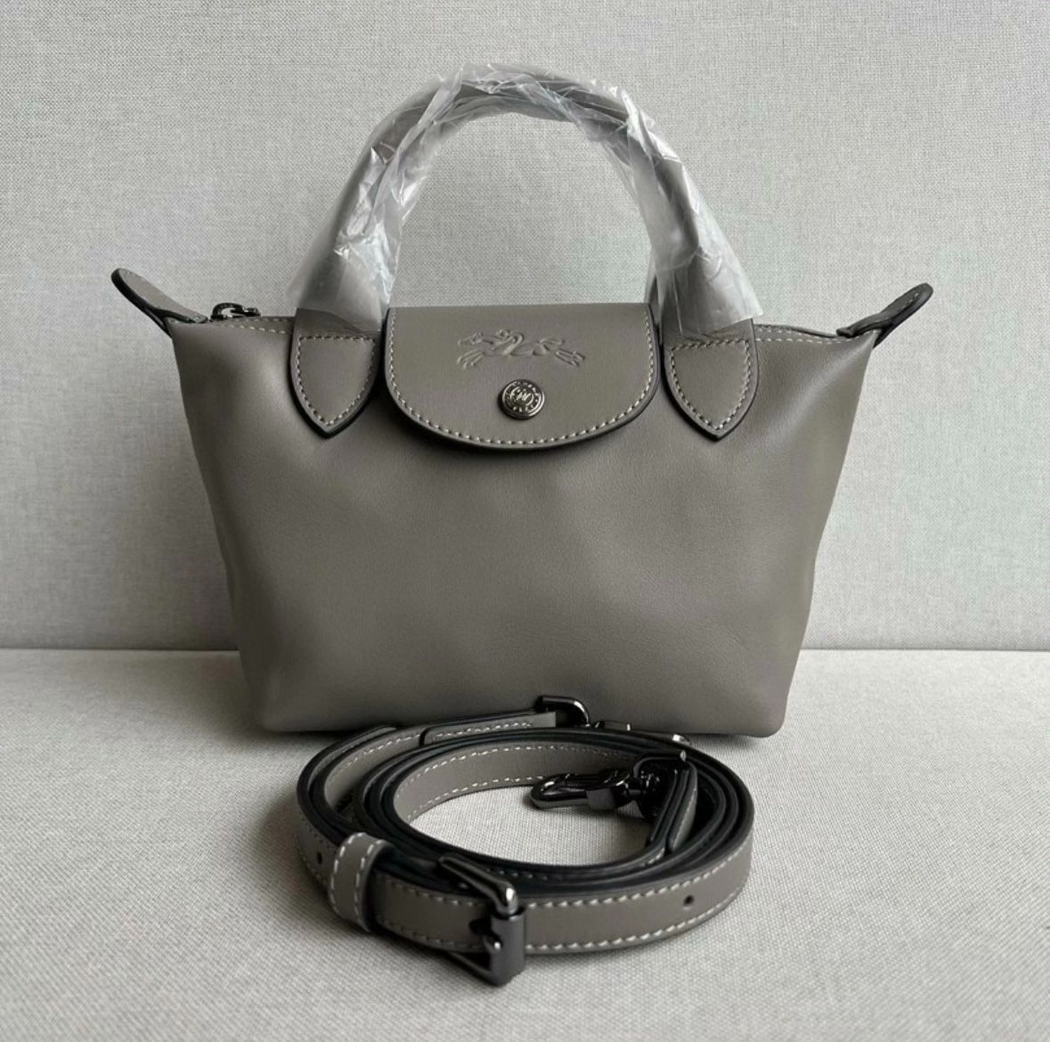 Longchamp  ロンシャン ハンドバッグ ショルダーバッグ プリアージュエクストラ  2WAY  グレー