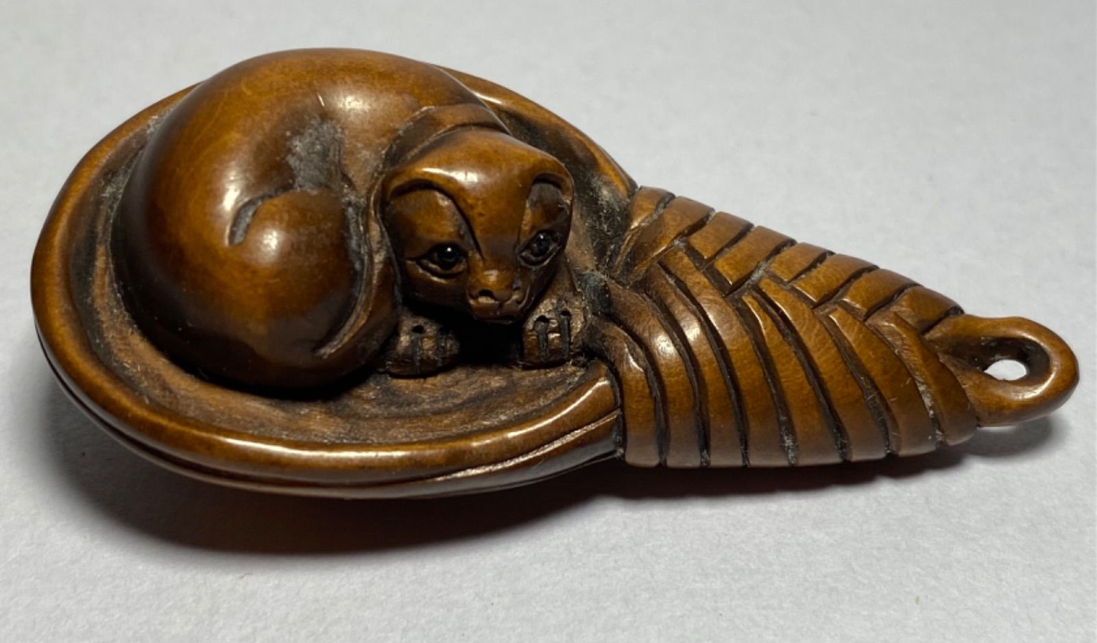 Amazon. ホビー・楽器・アート 柘植 置物 イノシシ親子 黄楊繊細彫刻 木製