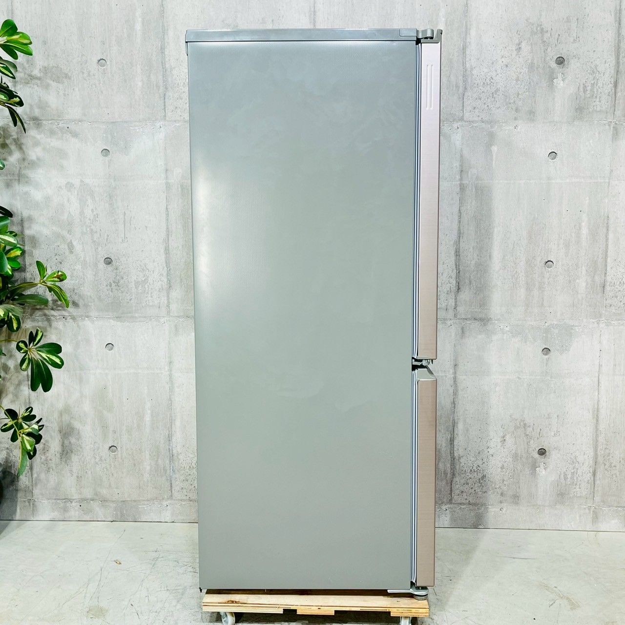 2ドア冷蔵庫 179L