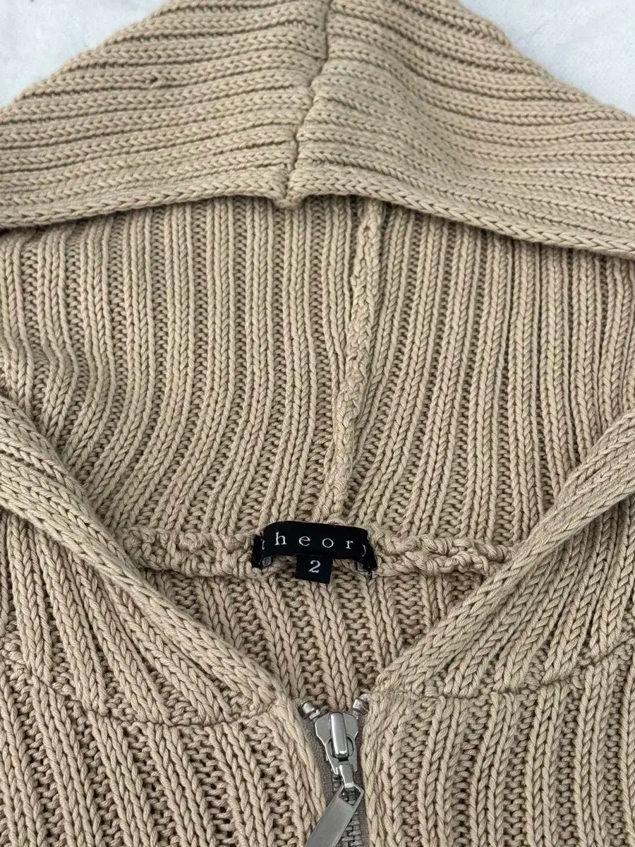 配送商品は通常配送無料。 Theory セオリー Theory 日本 ラテガロア グランジ 秋 Y2K ニット フード ベスト 普遍的な