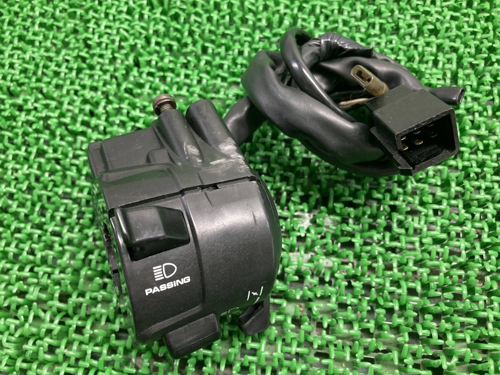 CBR1100XX ハンドルスイッチ 左 HM-32QB-T ホンダ 純正 SC35 スーパーブラックバード スイッチボックス 割れ欠け無し 品薄 Qt