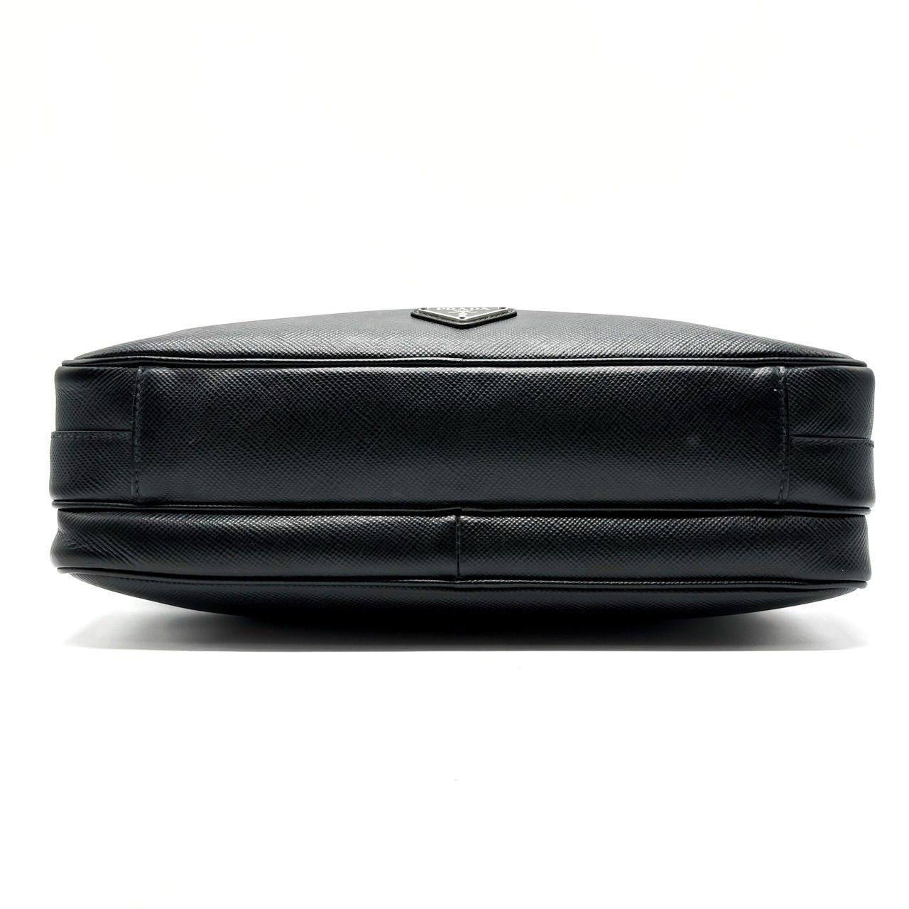 サフィアーノ レザー