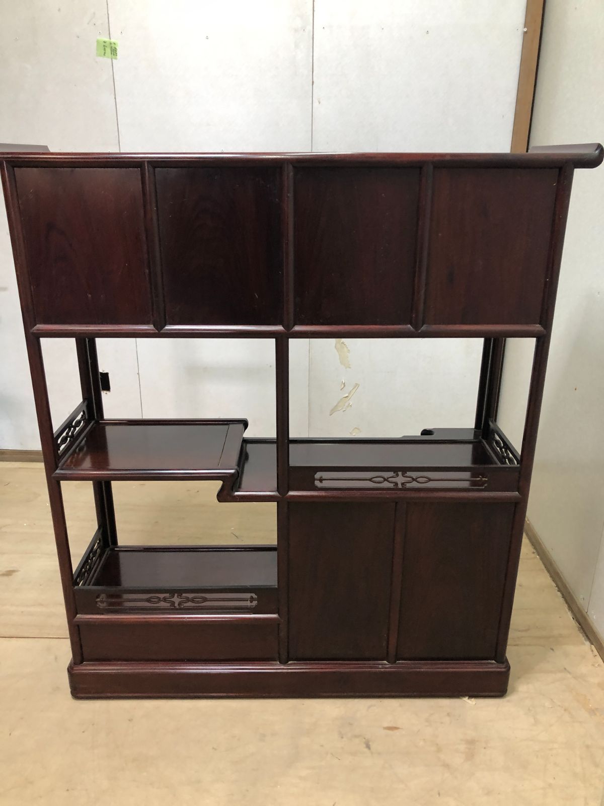 飾り棚 和棚 茶棚 アンティーク 彫刻入り 送料込み 飾り棚 和棚 茶棚 アンティーク 彫刻入り 送料込み 250309-1