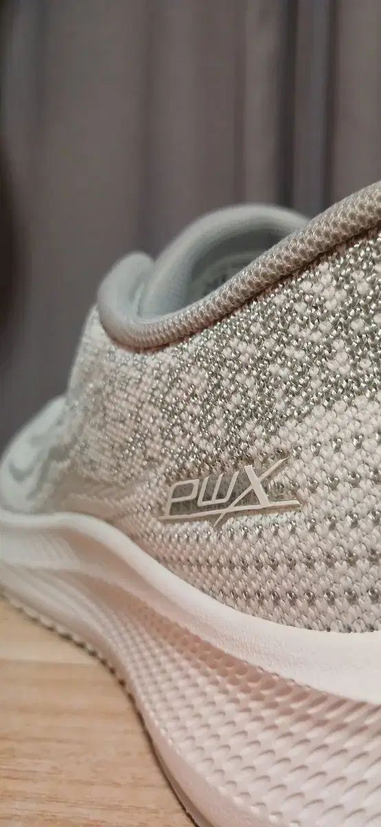 ランニングシューズ 245サイズ