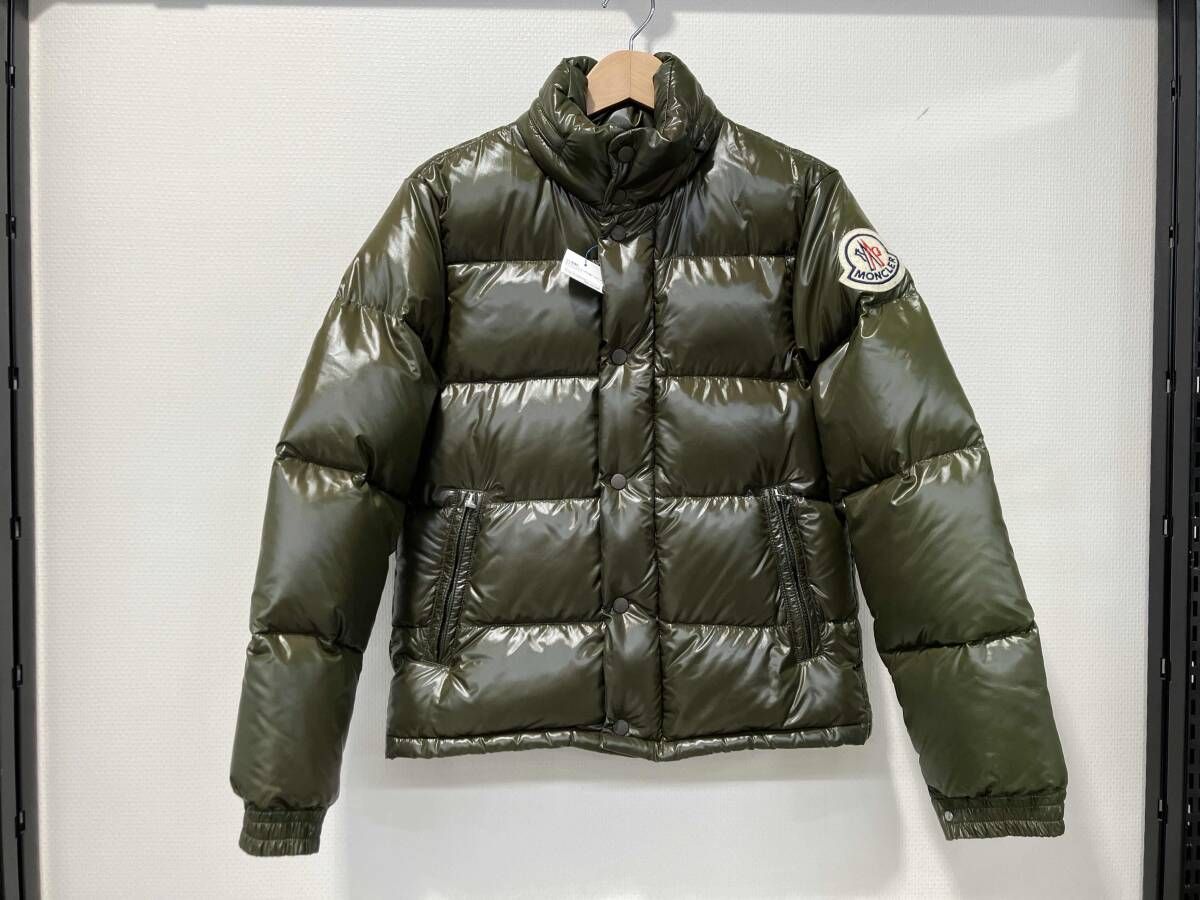 モンクレール オリーブグリーンダウンジャケット 中古・古着通販】MONCLER (モンクレール) ダウンジャケット