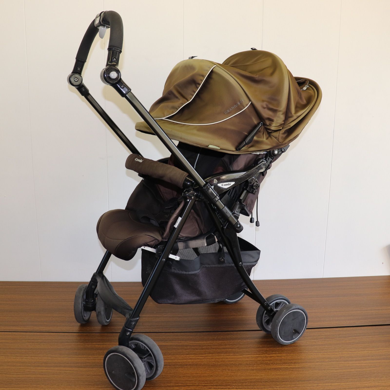 コンビ　ベビーカー　グランパセオLA-480 コンビ エコアクト グランパセオ LA-480 価格比較 - 価格.com