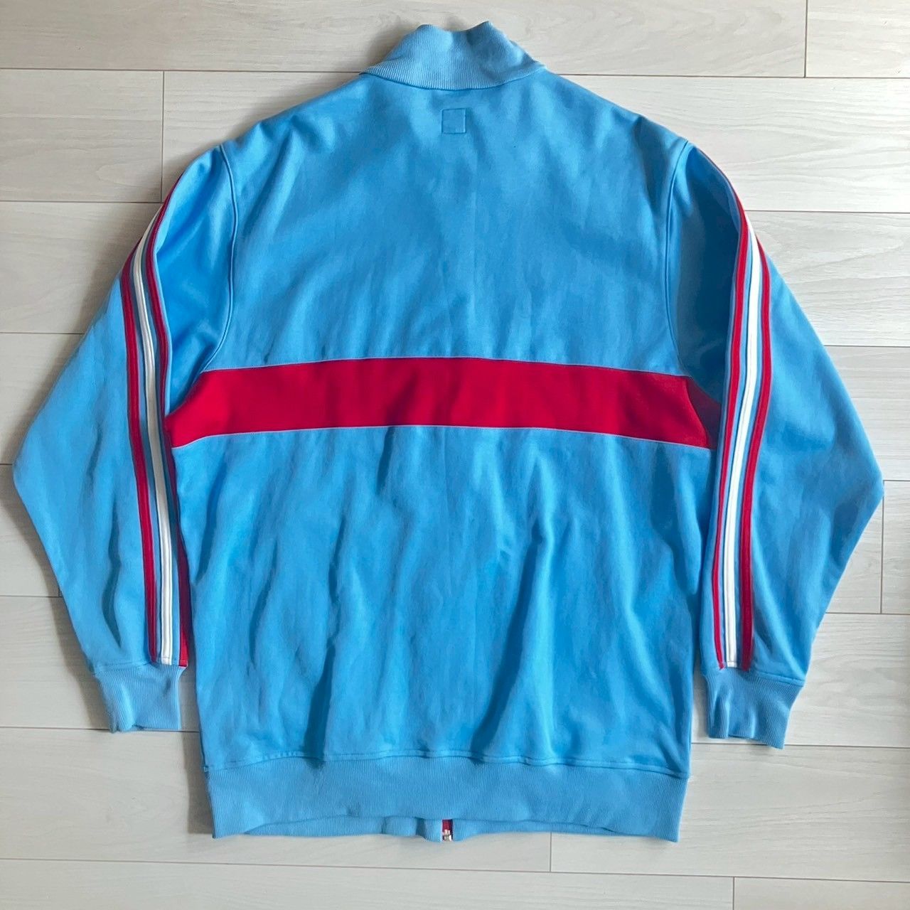 松村北斗着用 アディダスオリジナルス adidas originals