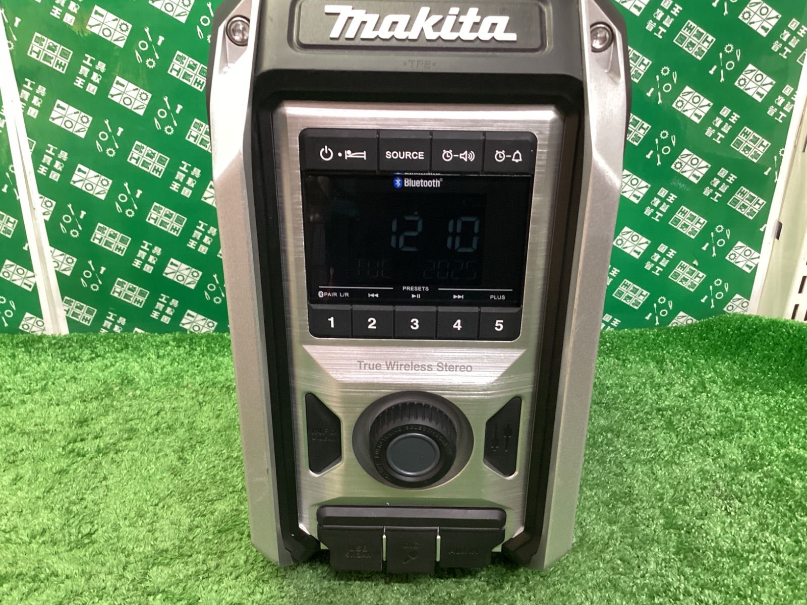makita マキタ 10.8-18v 充電式ラジオ 黒 MR113B ITO9ECZ1SHNU