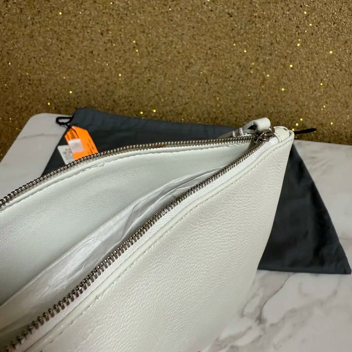 BALENCIAGA(バレンシアガ) ホワイト ピンク ロゴ ストラップ