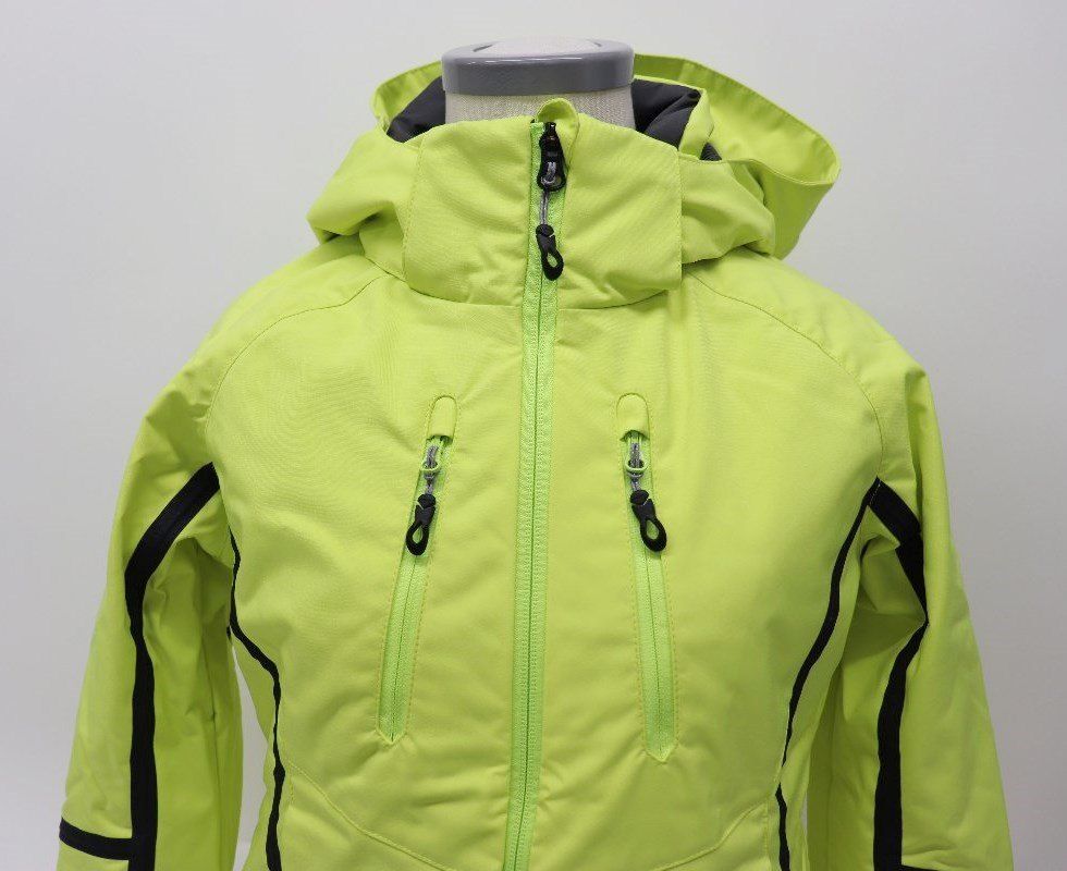 ライムグリーン