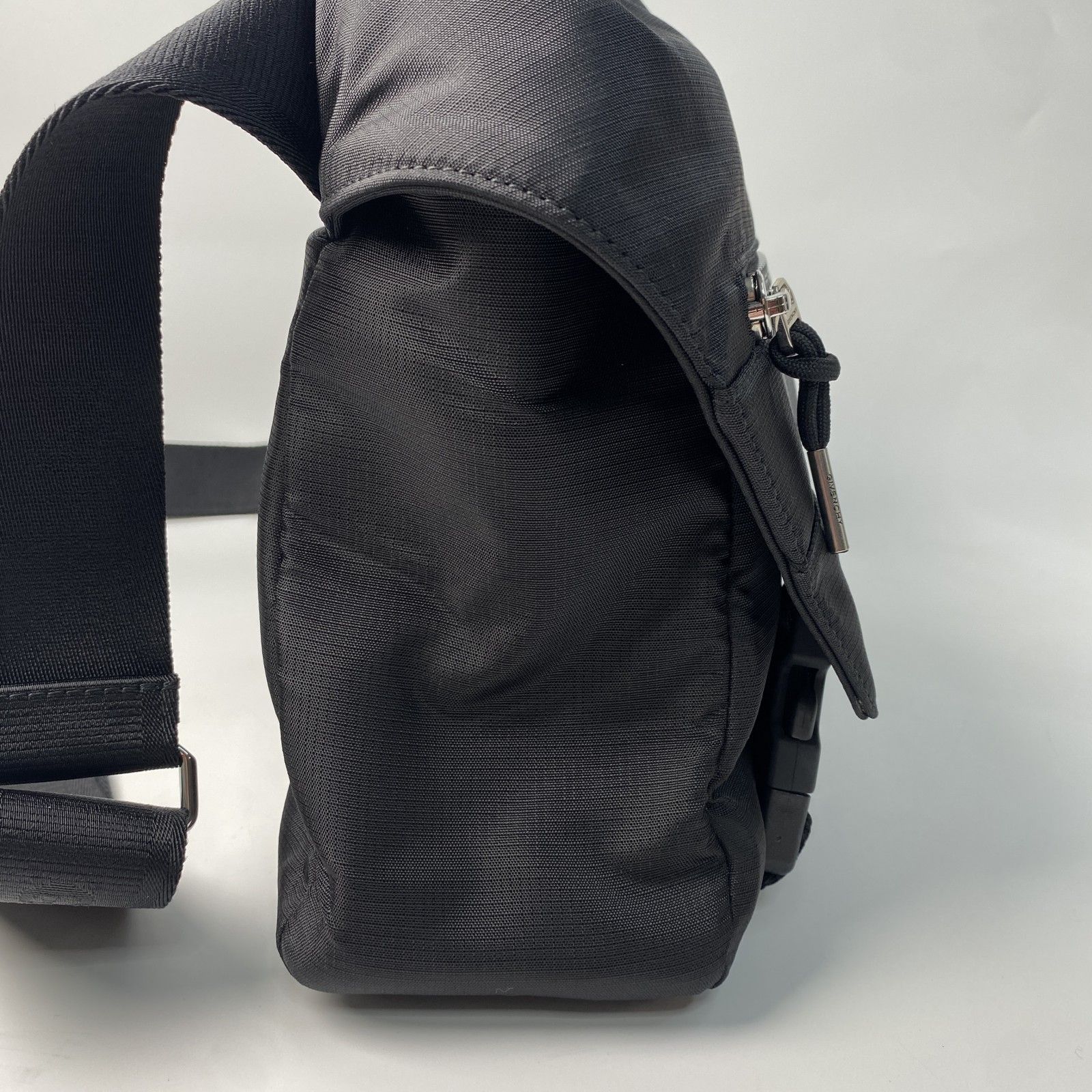 美品 ジバンシー GIVENCHY メンズ ナイロン ショルダーバッグ 2way 斜 