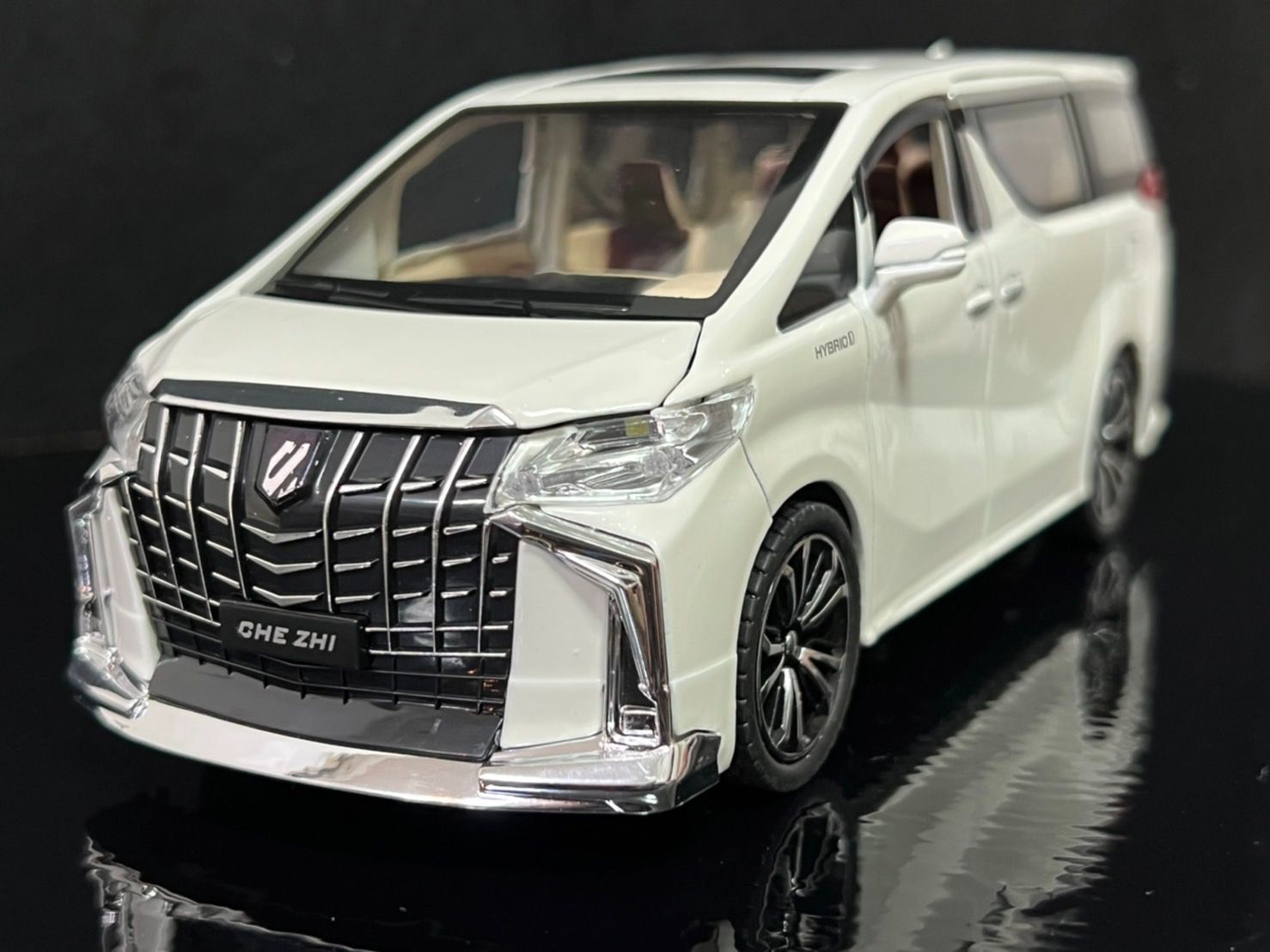 再入荷】トヨタ TOYOTA アルファード 1/24 ミニカー ホワイト - メルカリ