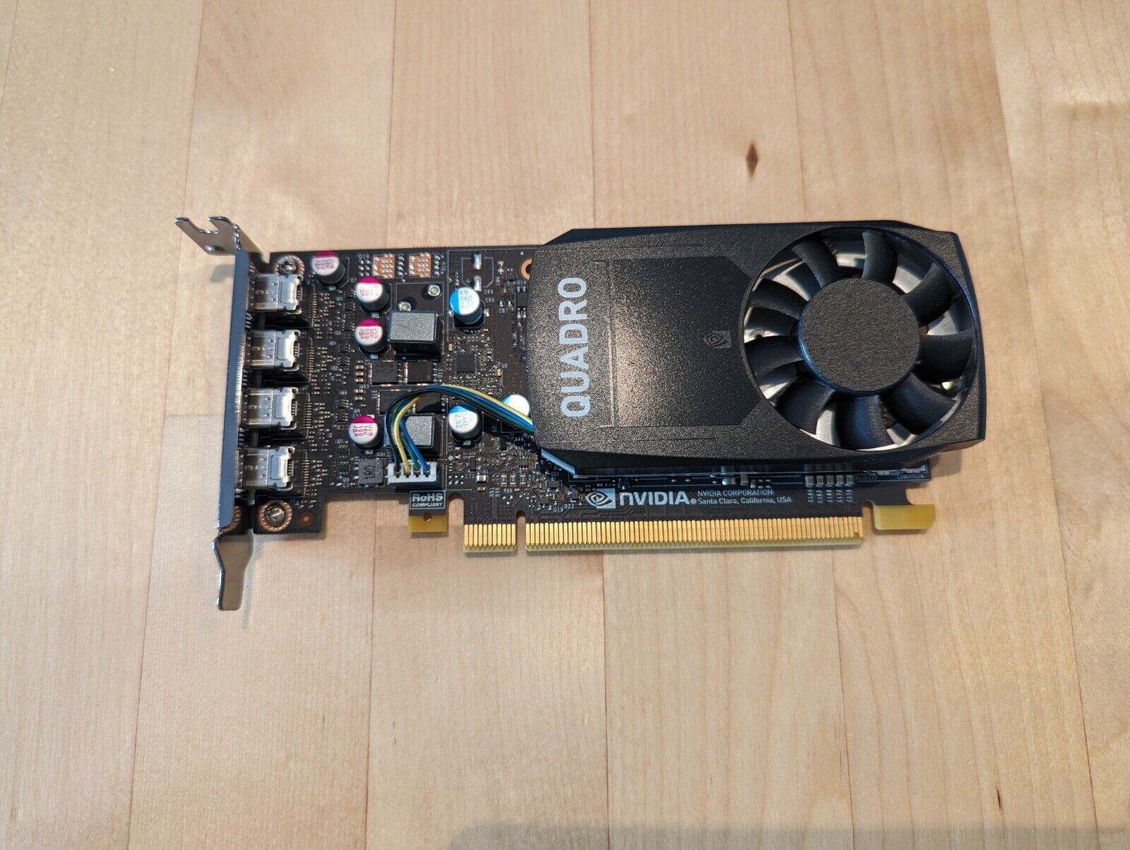 NVIDIA Quadro P620 2GB GDDR5 ロープロファイル グラフィックス カード - 4x Mini DisplayPt