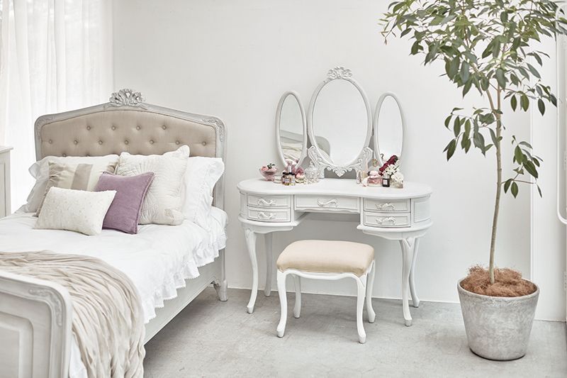 完売品 Segreta[セグレータ]シリーズ セミダブルフレームとマットレス