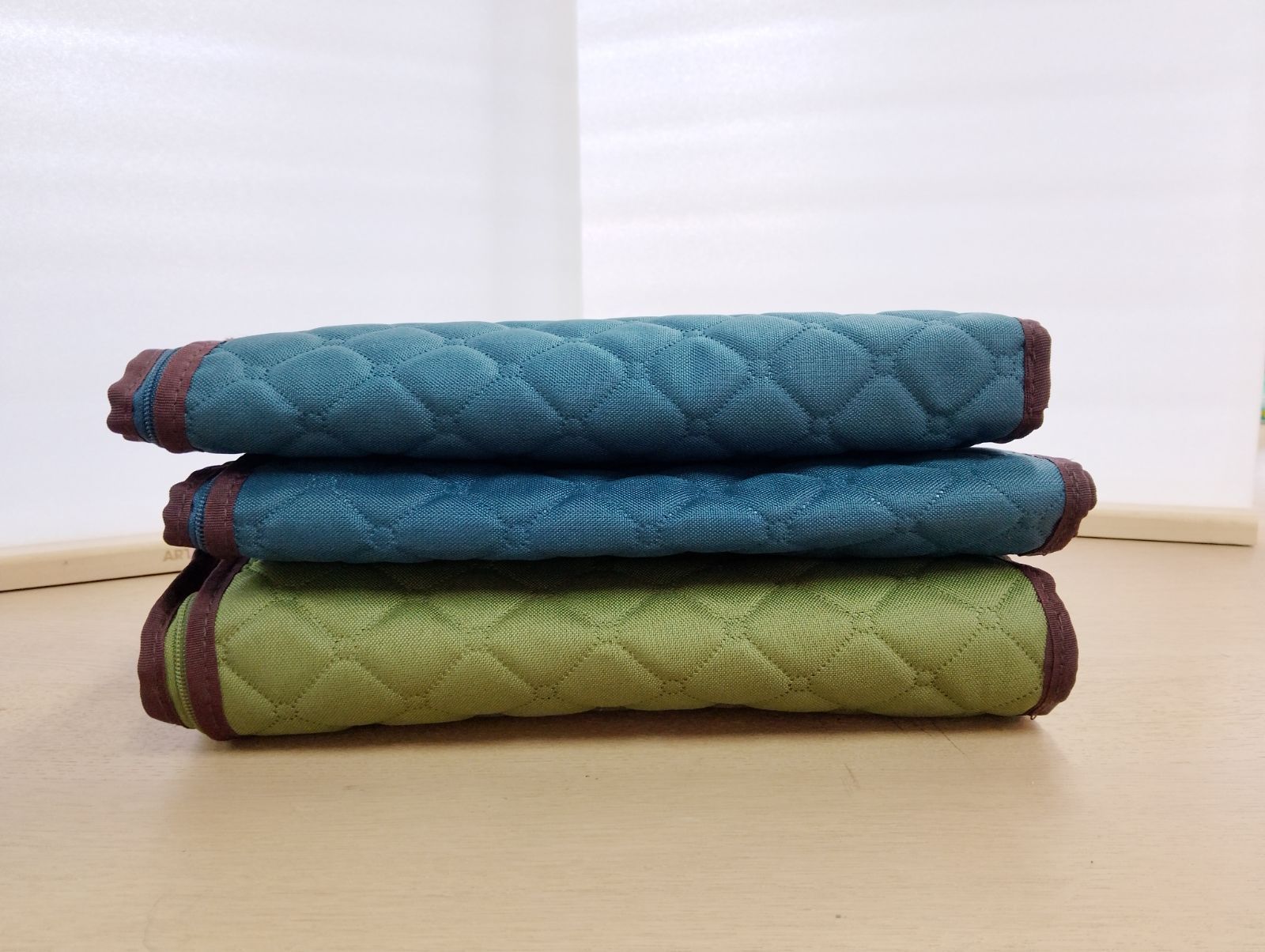 3個セット 帝人フロンティア カラッと収納ケース 小サイズ 3枚セット ネイビー2個 グリーン1個 衣替え 衣類収納 湿気除去 対策 かさばり改善 管理番号MN647AF