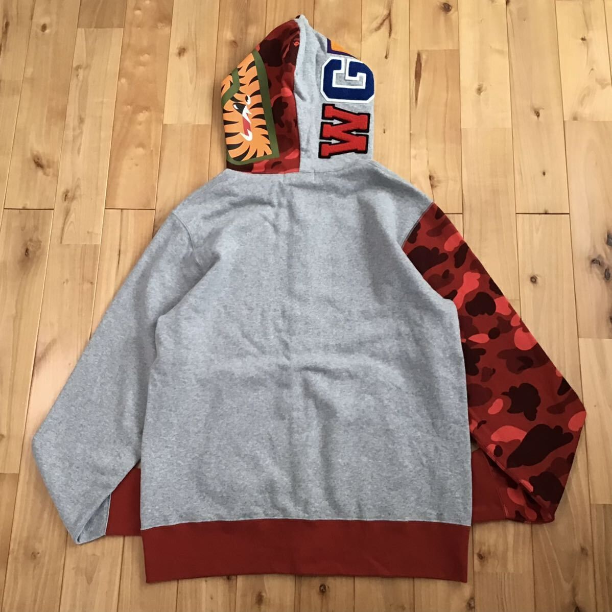 Red camo × グレー シャーク パーカー Lサイズ shark full zip hoodie  