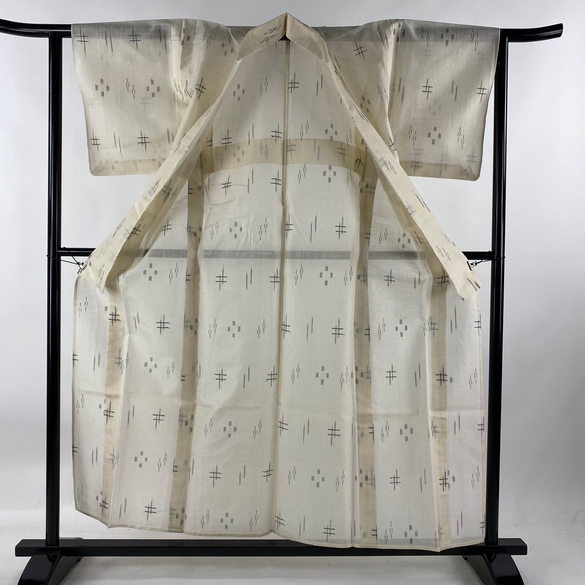 紬 身丈157.5cm 裄丈61cm S 薄物 夏紬 井桁絣 絣柄 クリーム 正絹 名品  