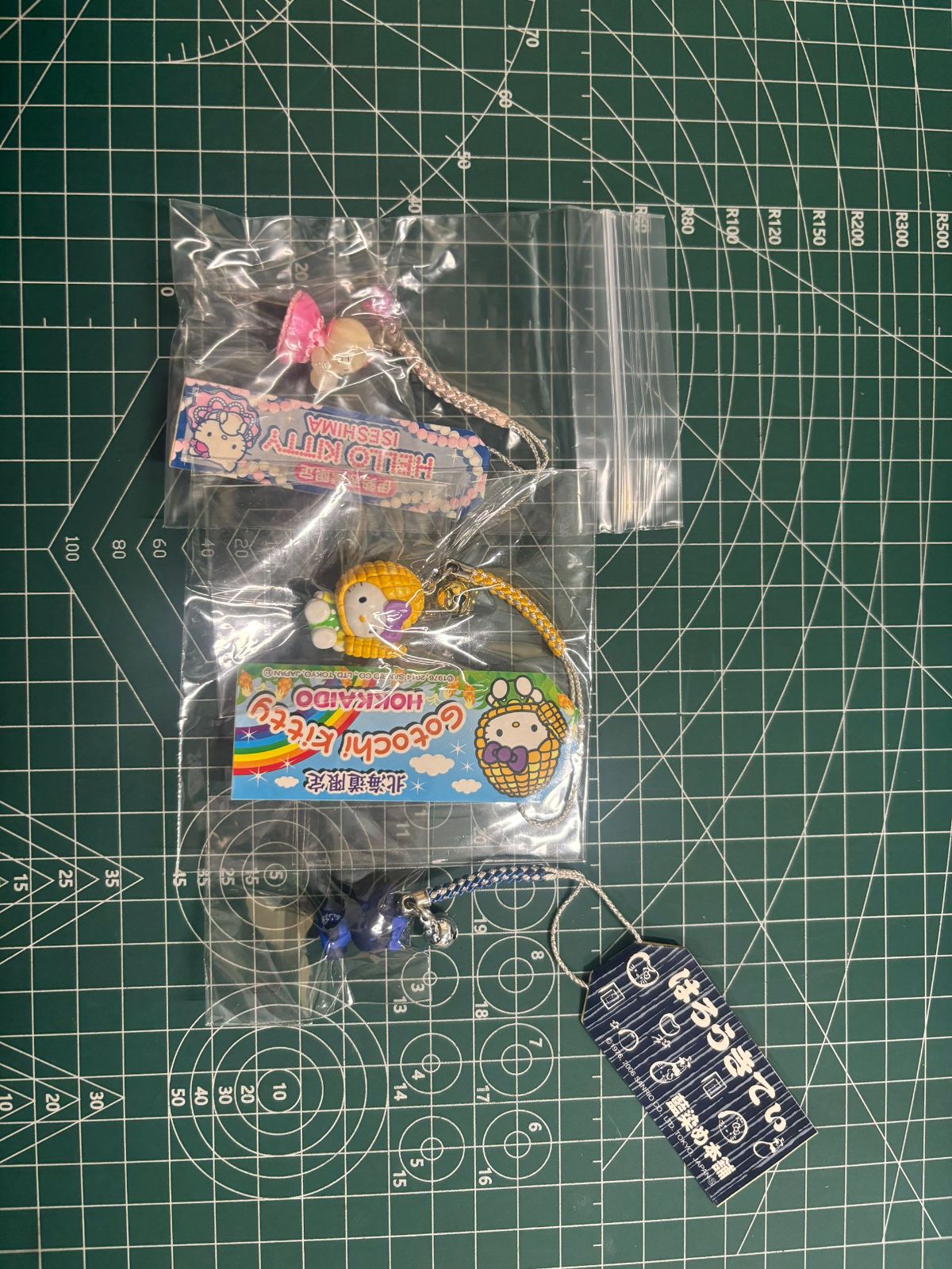 【希少】ハローキティ　藍染め本舗　根付 希少】ハローキティ 藍染め本舗 根付-値下げしていきます
