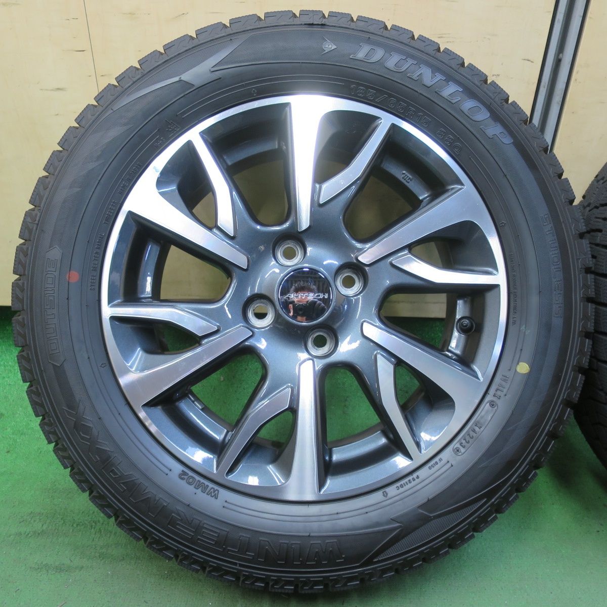 バリ溝 23年 キレイ ほぼ10分 日産 ノート e-POWER AUTECH 純正 185 65R15 スタッドレス ダンロップ ウインターマックス WM02 オーテック 15インチ PCD100 4H 5092312イス