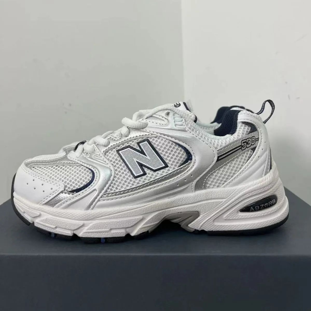 新品未使用 ニューバランス New Balance NB 530 スニーカー