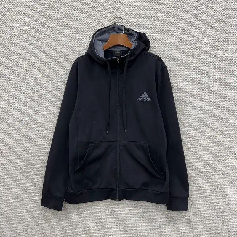adidas フード パーカー 黒 裏起毛 アディダス adidas(アディダス) 黒 裏起毛 ジップアップパーカー フード付き 160