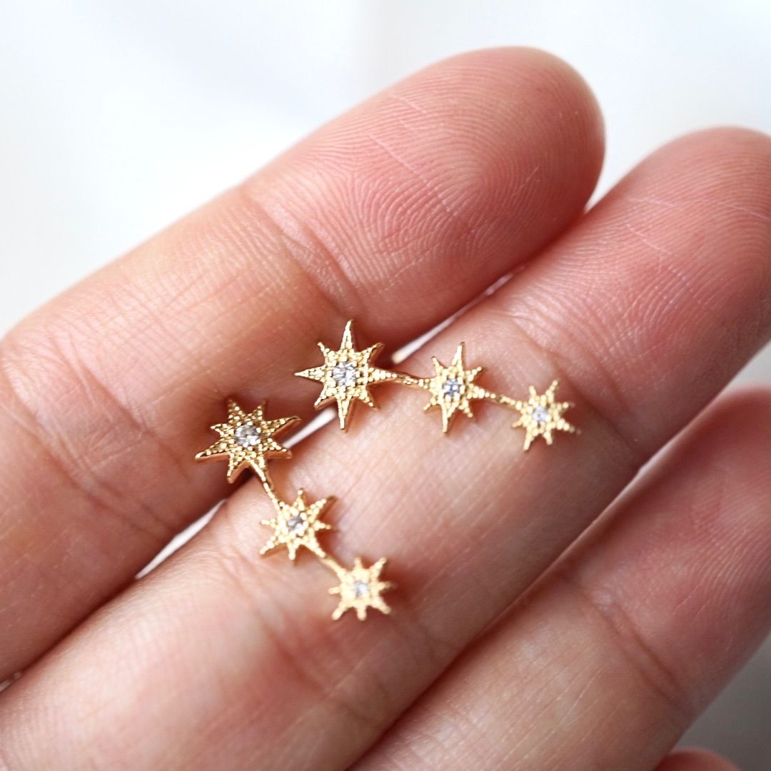 流れ星のスタッドピアス 年末年始 お正月 冬 ゴールド シルバー 