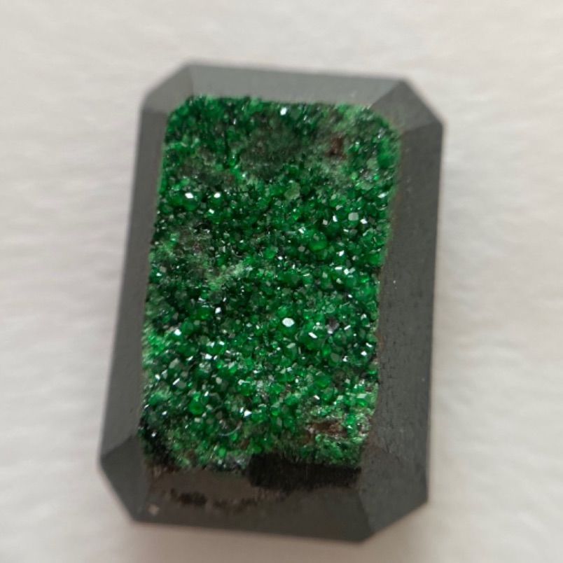 ウバロバイトガーネット