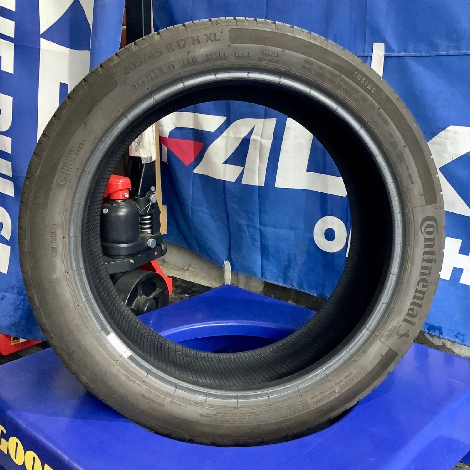 205/45R17 continental中古タイヤ2本セット