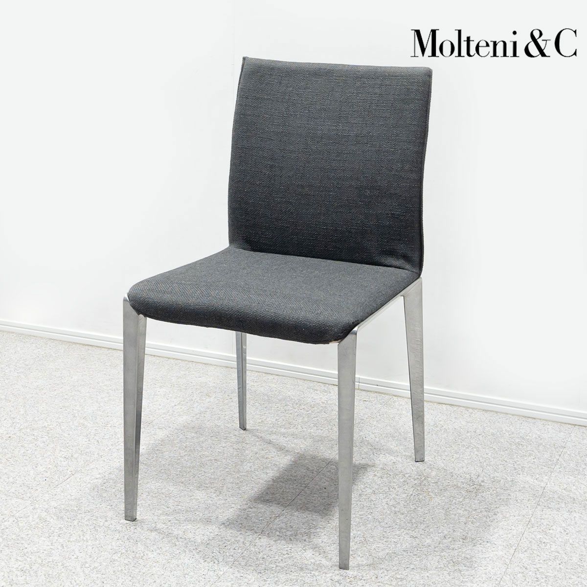 【中古品】】Molteni&C モルテーニ Dart Chair ダート チェア ファブリック ダイニングチェア ハンス・ウェッツスタイン 定価12万