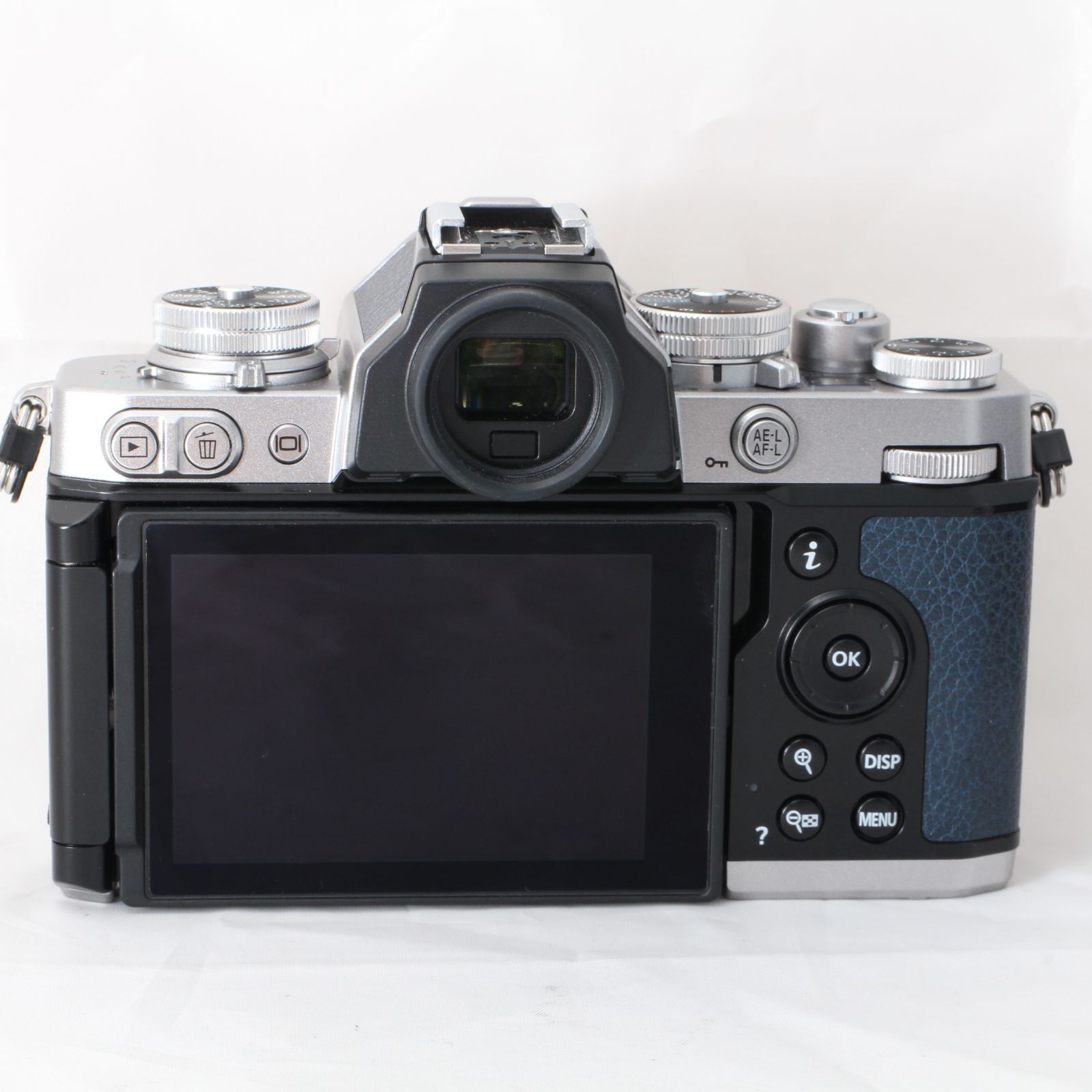 Nikon Z fc ミラーレスカメラ ミッドナイトグレー Nikon Z fc レビュー × ミゾタユキ | 五感に響くおしゃれミラーレス