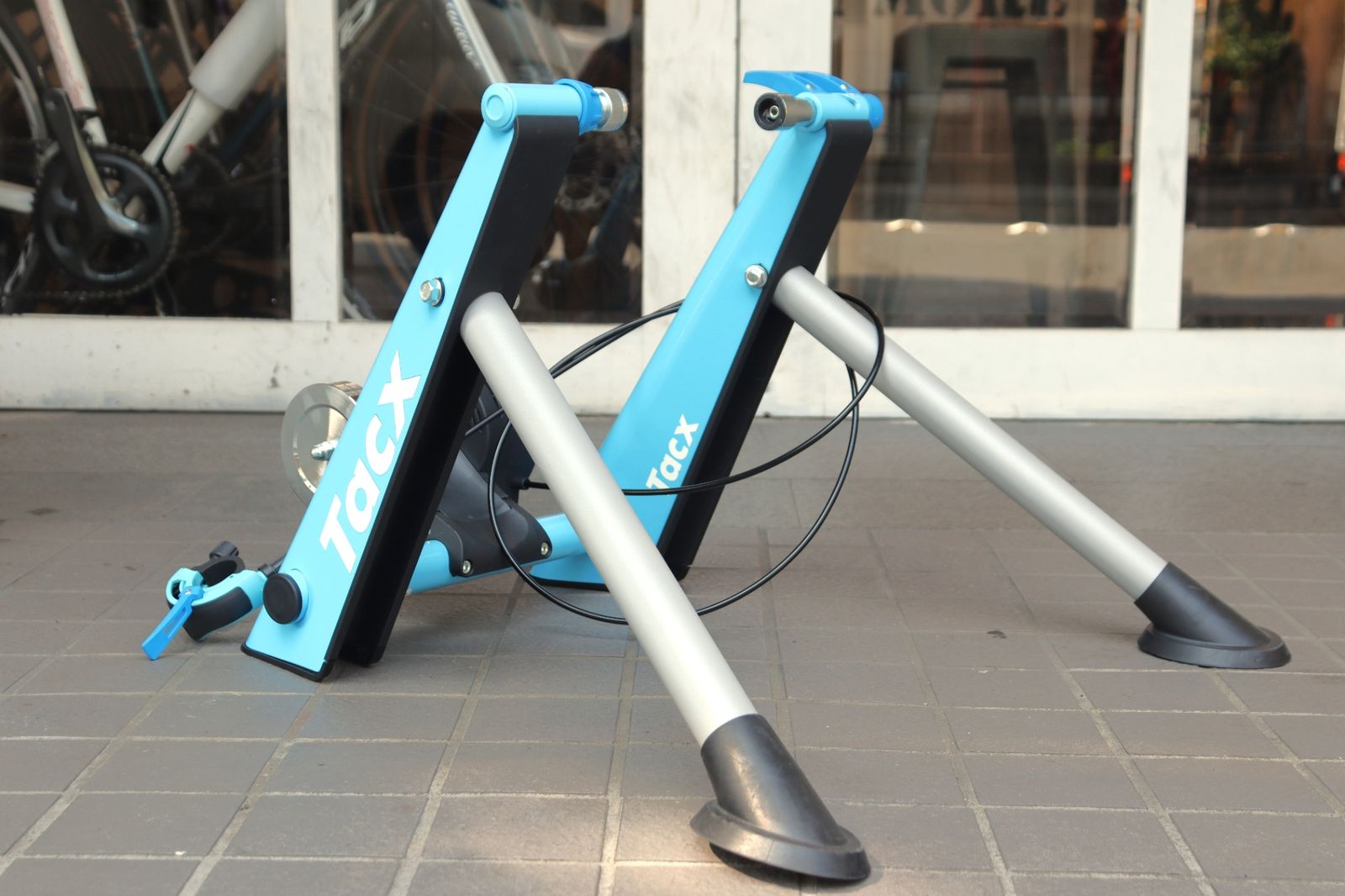 タックス TACX ブルーツウィスト BLUE TWIST 固定ローラー ローラー台 横浜店