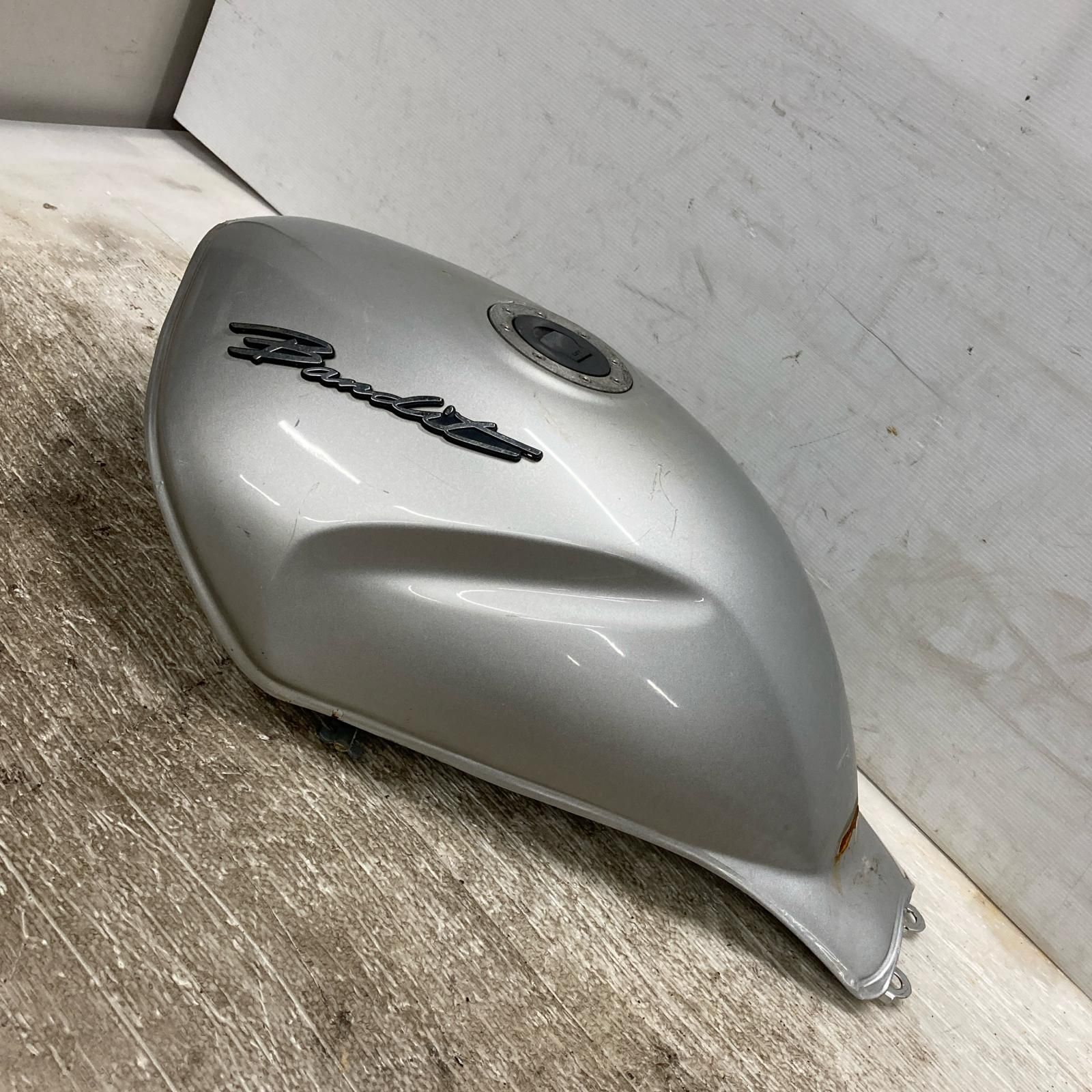 SUZUKI バンディット250 GJ77A ガソリンタンク スズキ