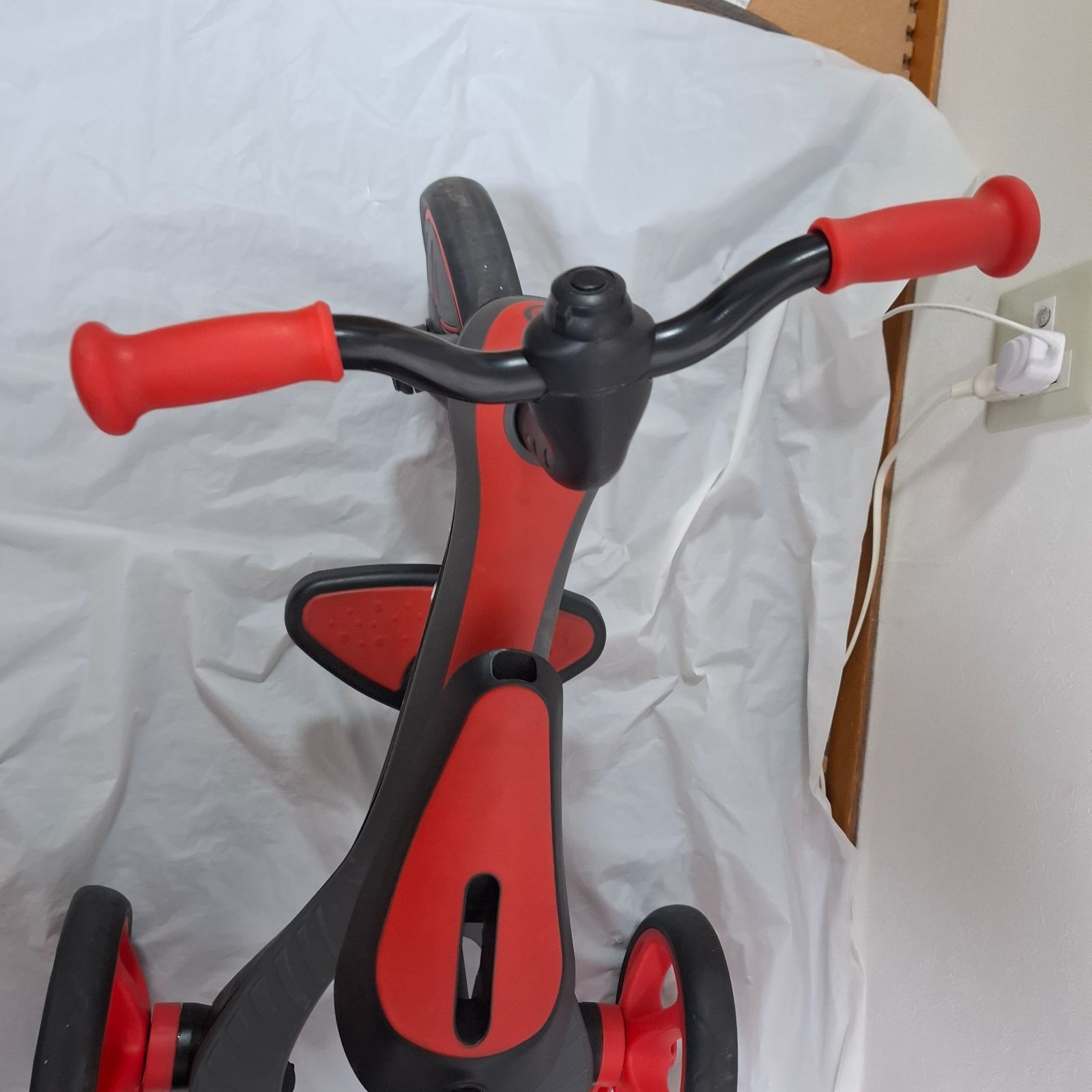 美品　GLOBBERグロッバー エクスプローラー トライク 3in1 レッド　赤 GLOBBER GLOBBER（グロッバー） エクスプローラー トライク 3in1